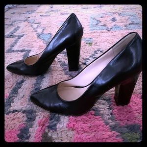 Nine West black leather pumps 7.5